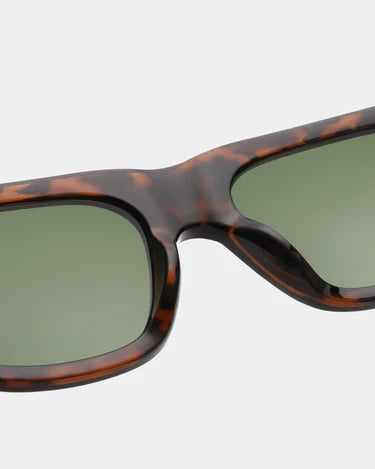 Agnes Demi Tortoise
