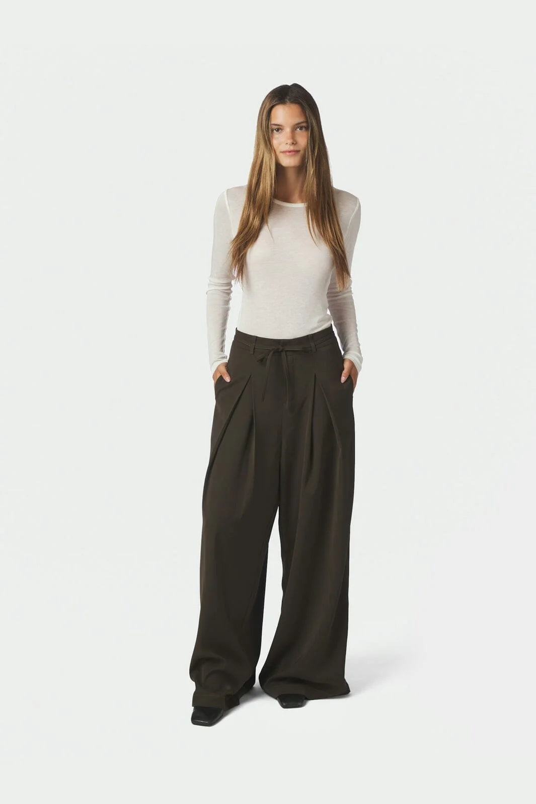 Eddina Woven Pants