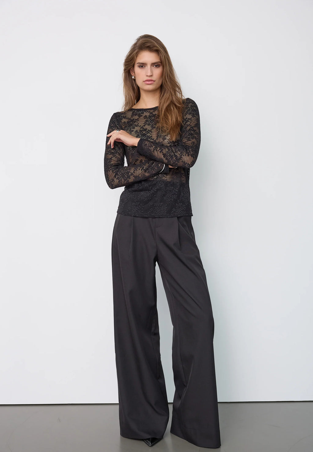 Birta O-neck Blouse