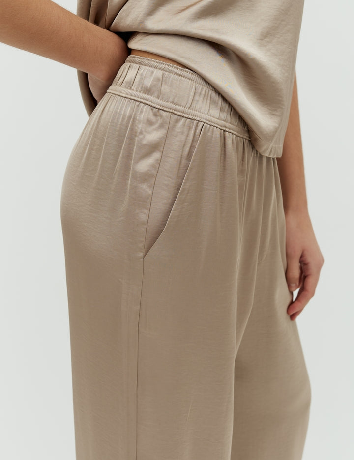 Quill, Asaka-M Pant