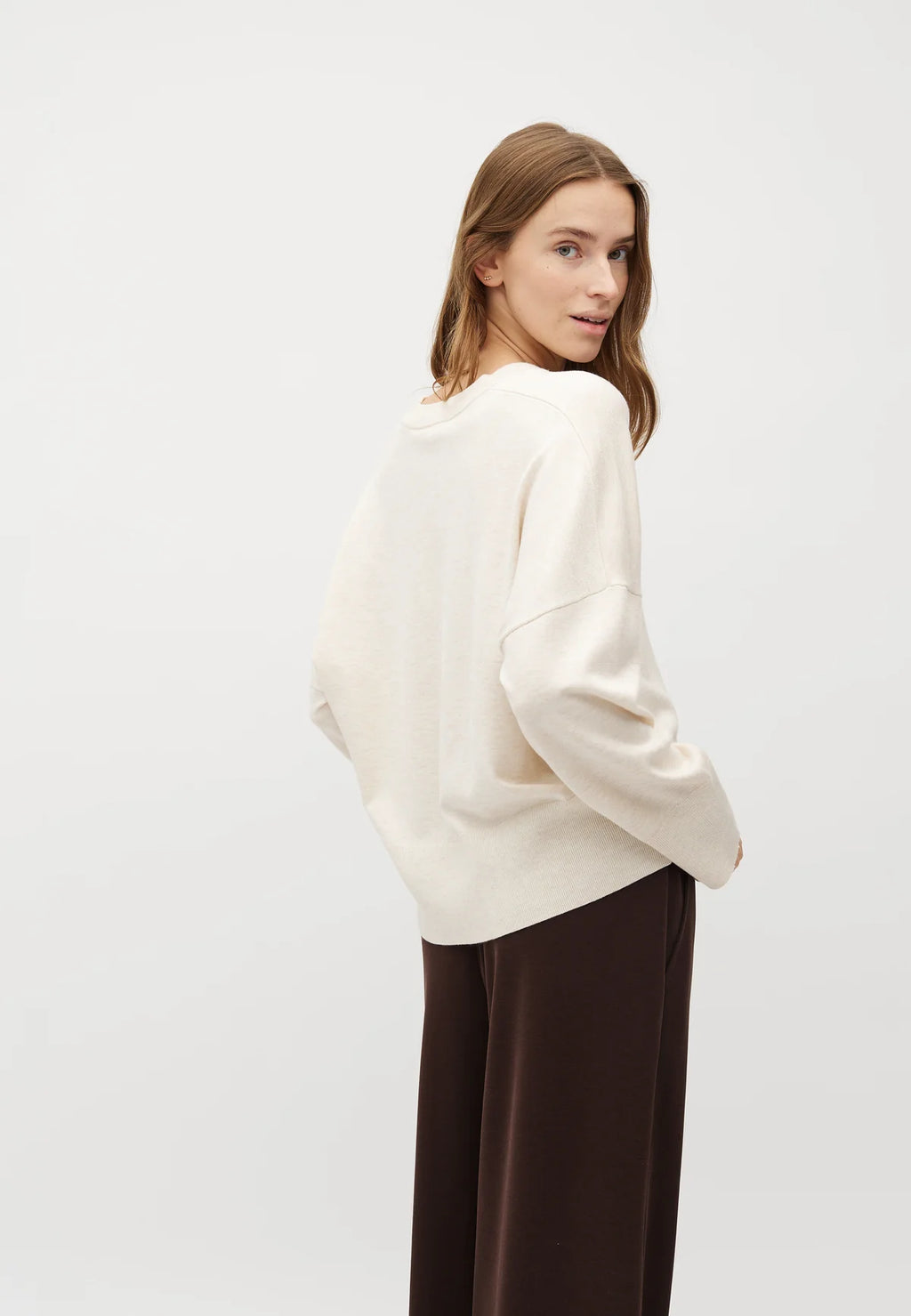 Bravani, Gilian V-M, Knit