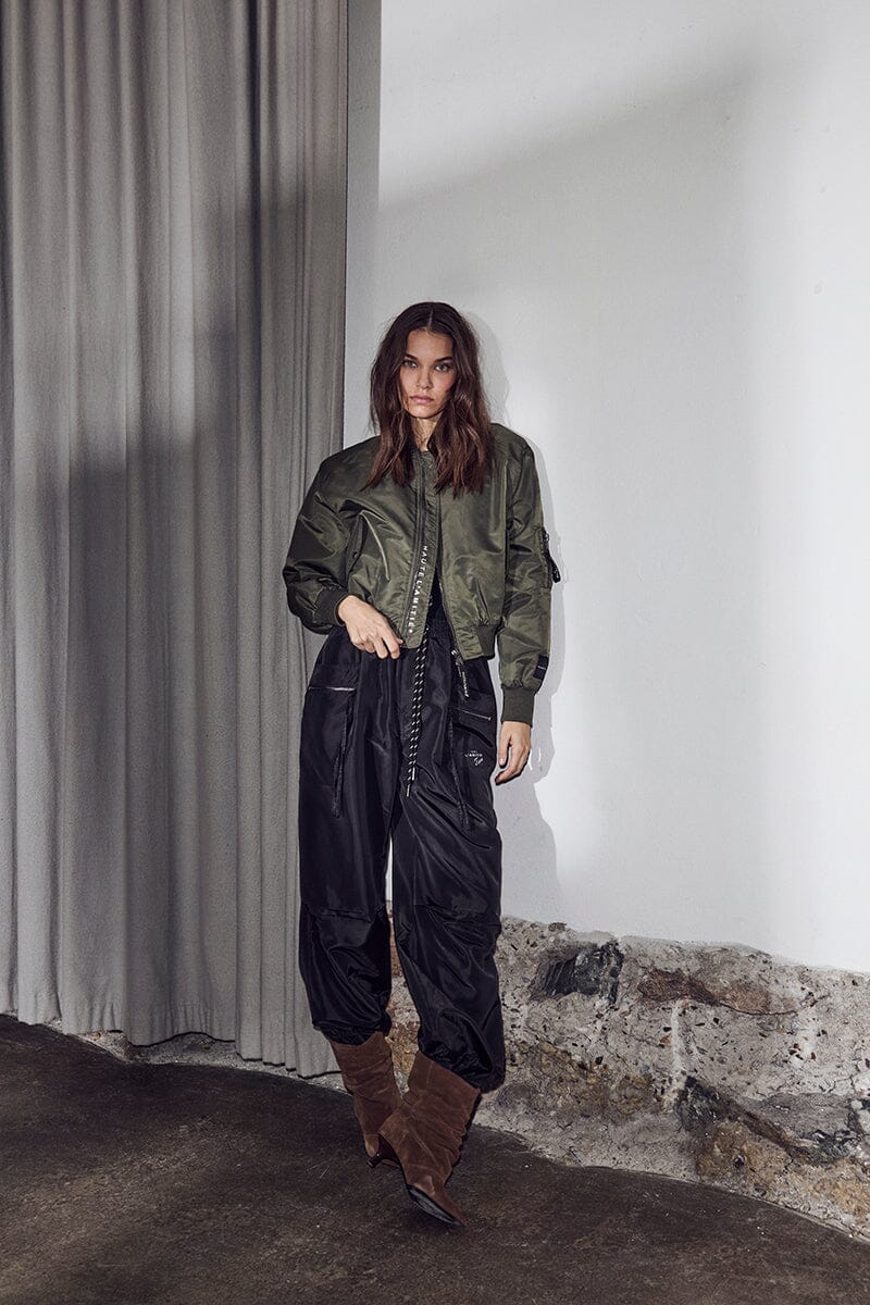 Sally Crop Bomber