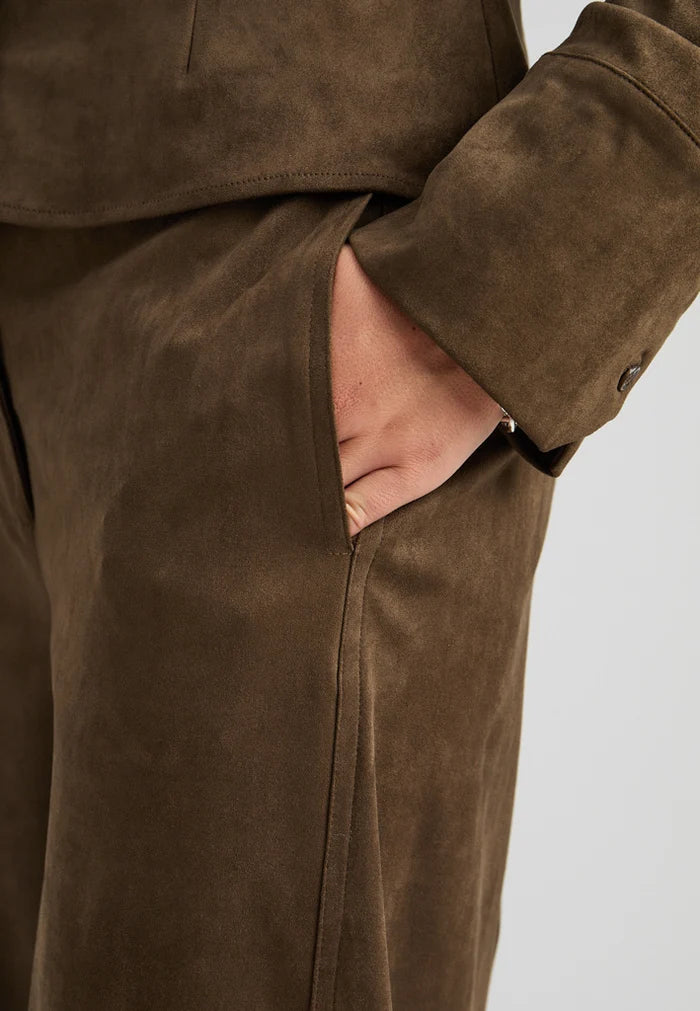 Alva Mid Waist Pant