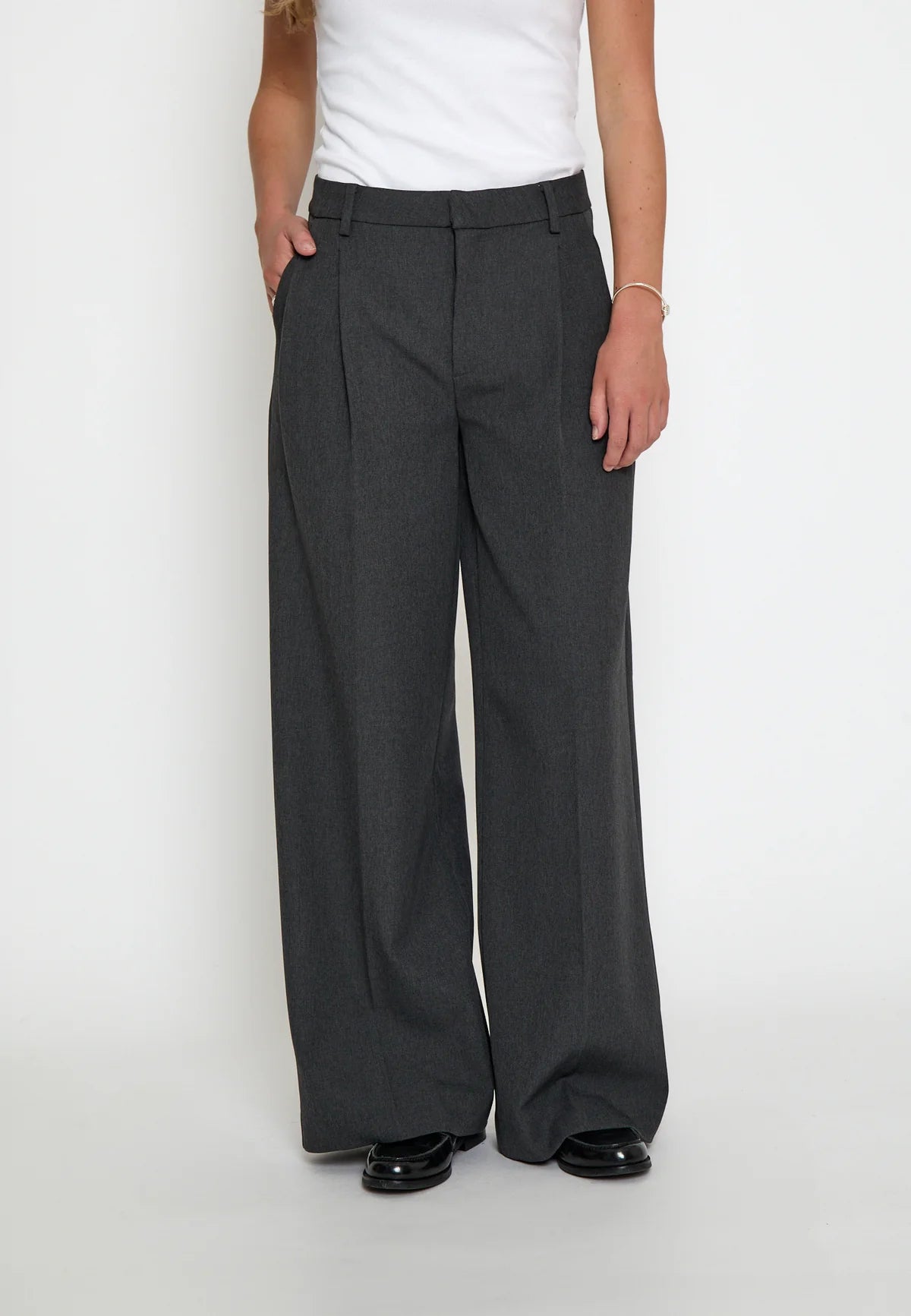 Vivianne Mid Waist Pant