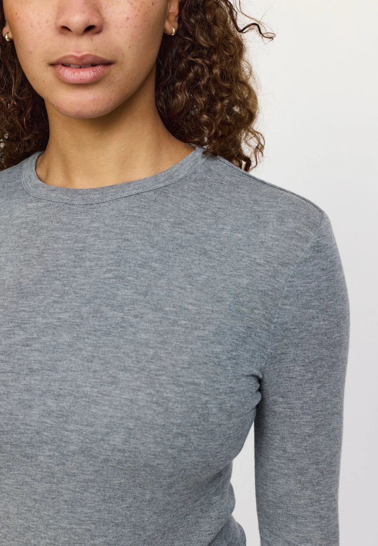 Roman O-Neck