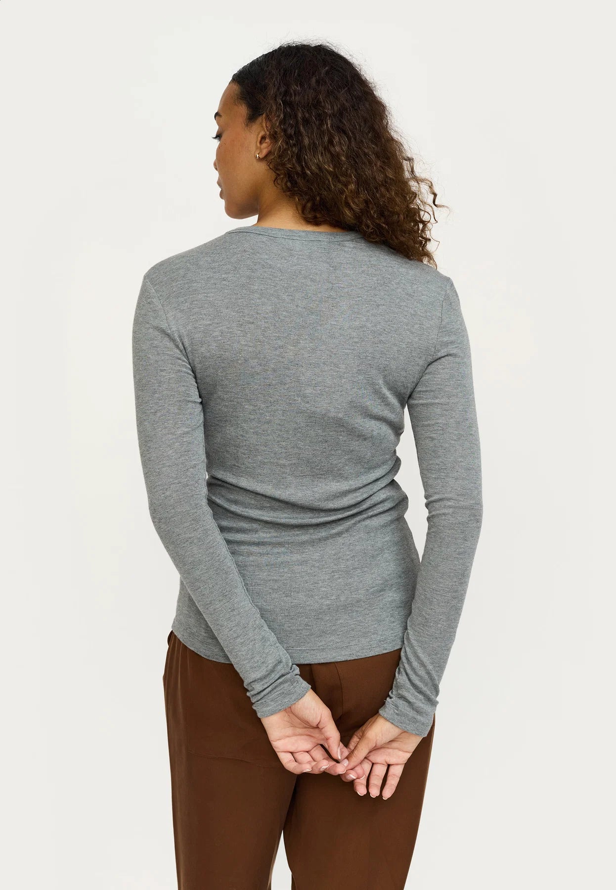 Roman O-Neck