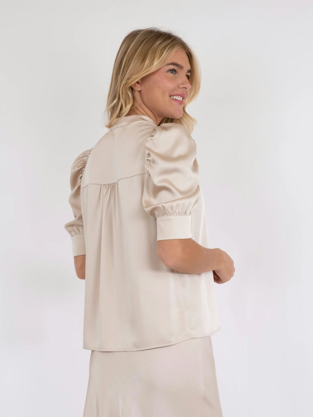 Roella Heavy Sateen Blouse 2026